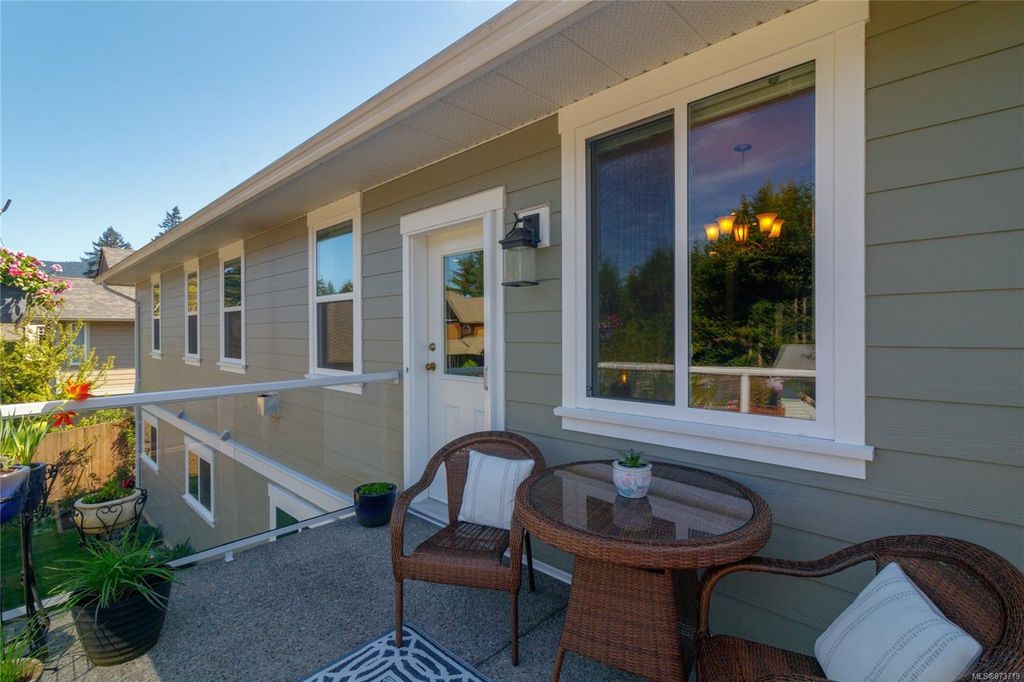 listing image 16041770856651573828