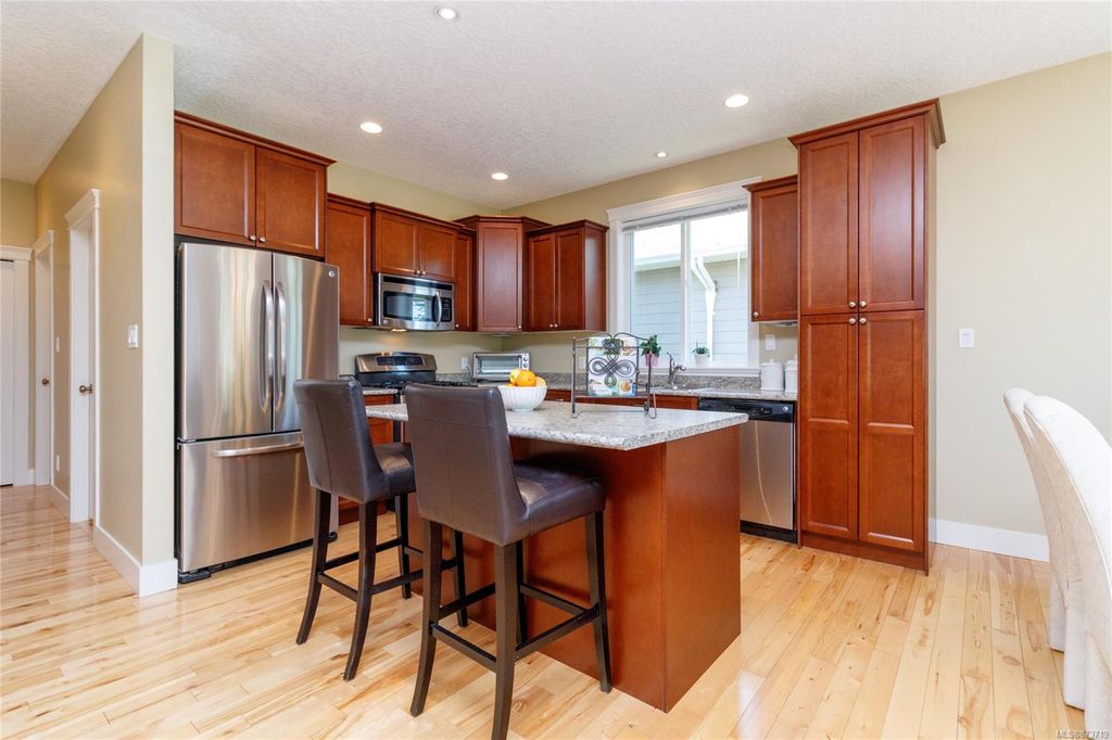 listing image 16042142534344504613