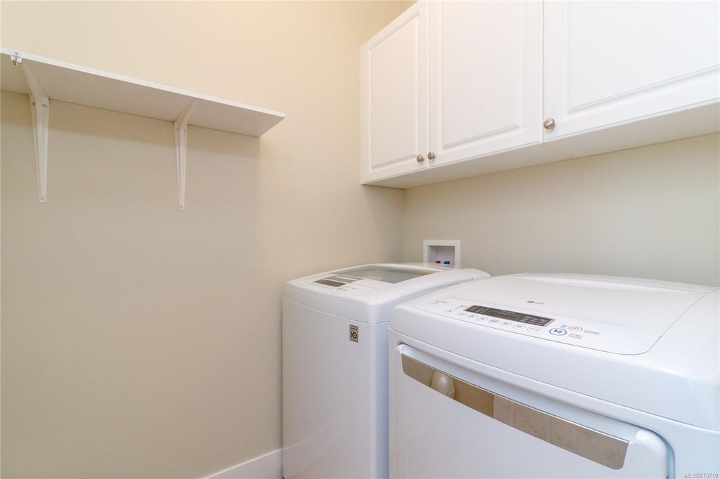 listing image 16044688439026784265