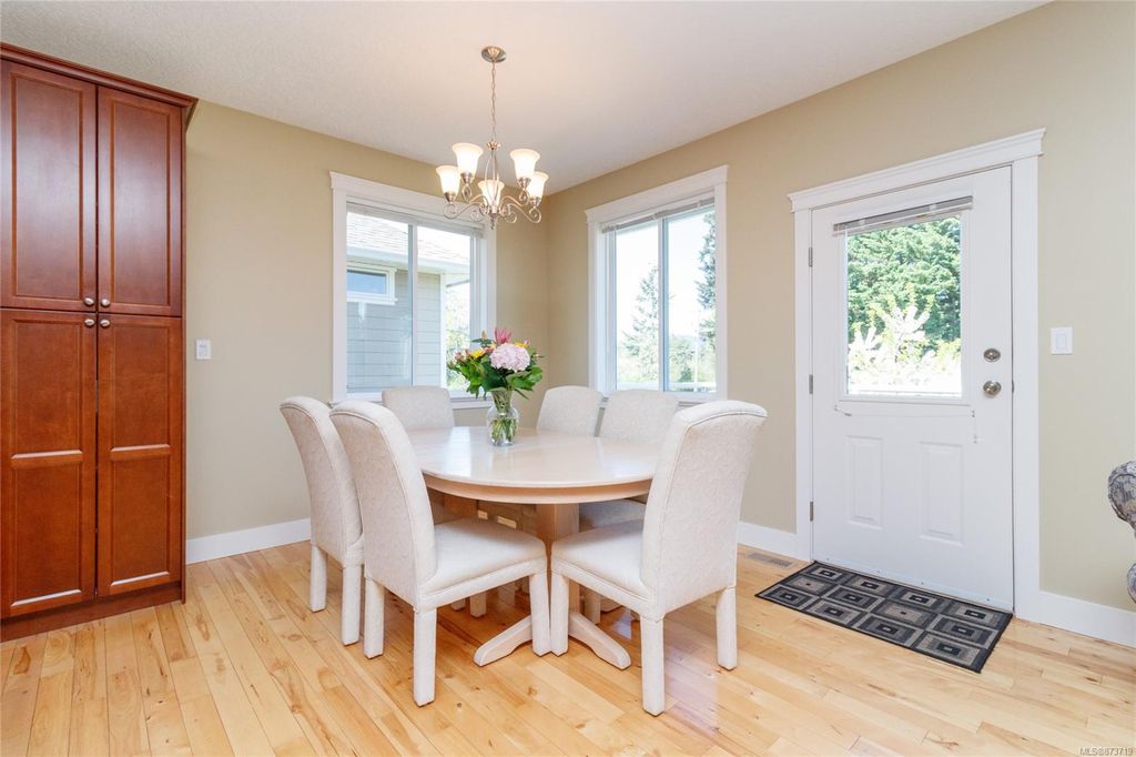 listing image 16044383597902293211