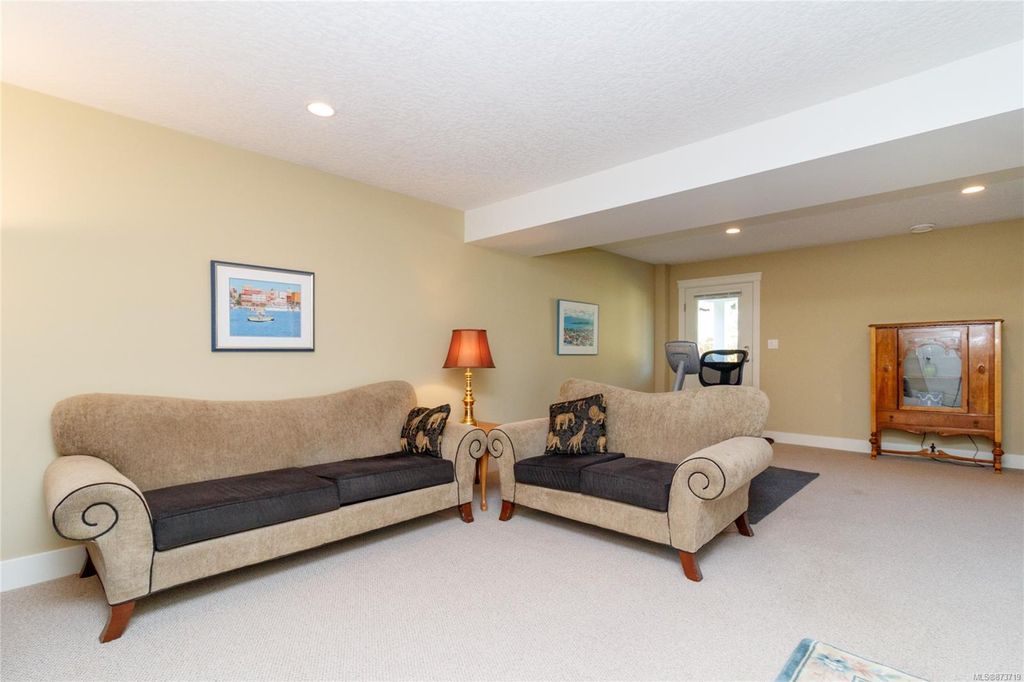 listing image 16041775811112785386