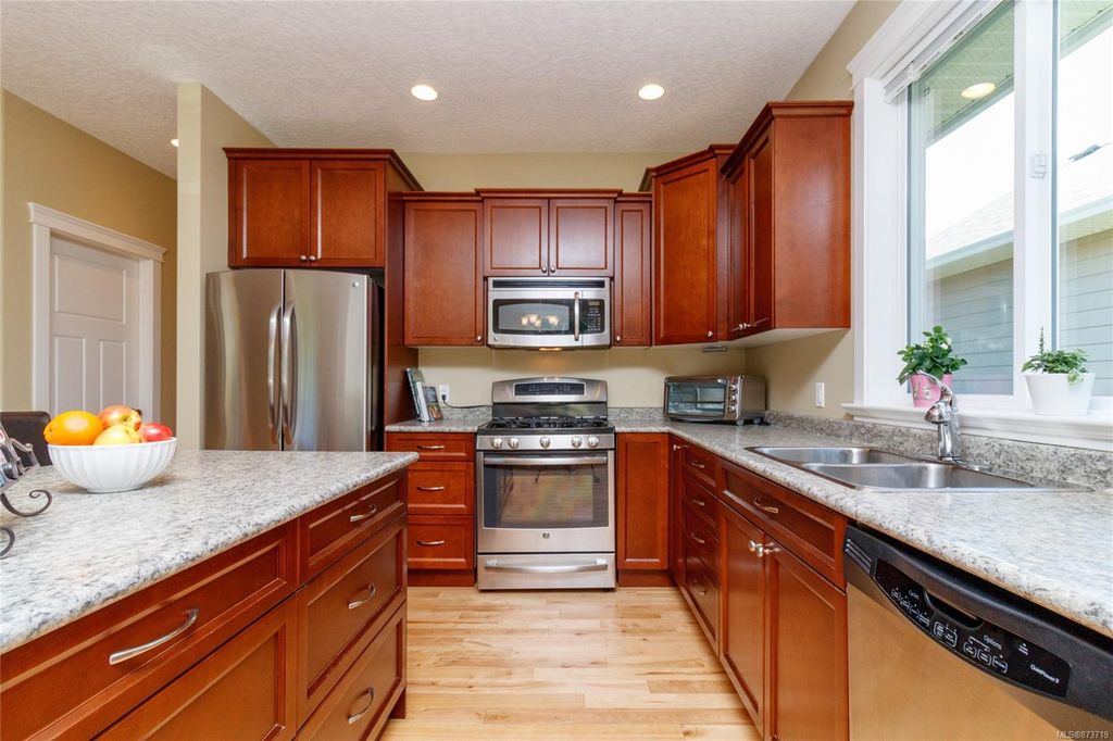 listing image 16041581700915078749