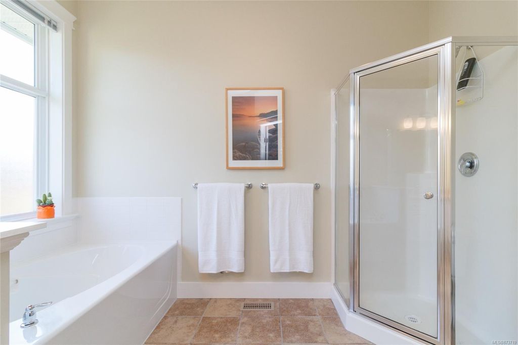 listing image 16040845430728724762