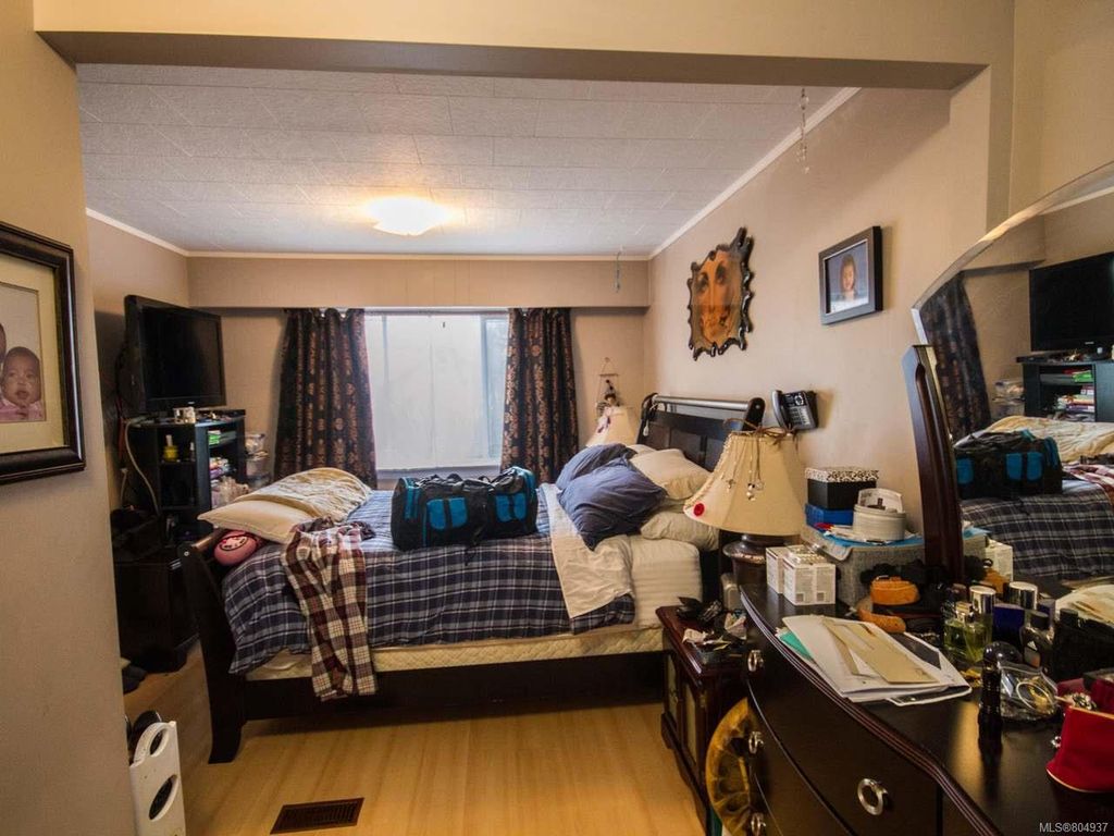 listing image 16047123205510797880