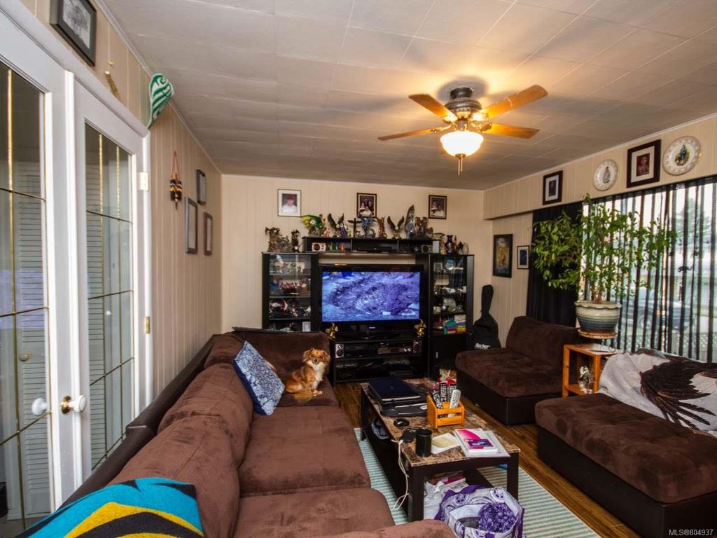 listing image 16046223584453794235