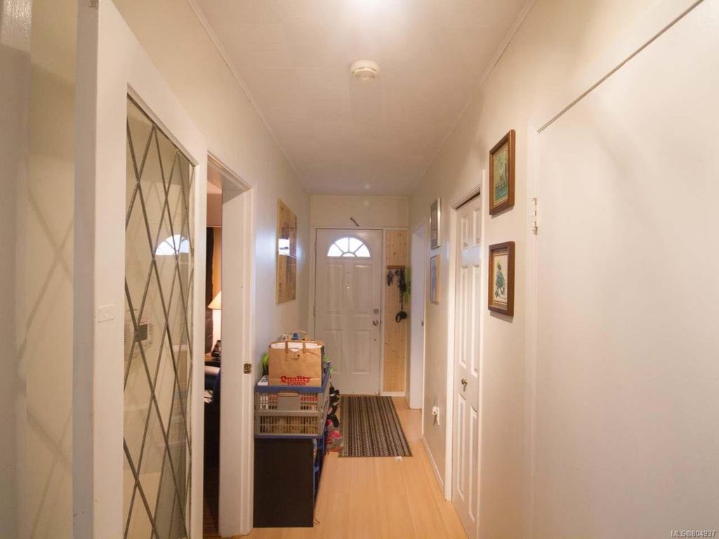 listing image 16047036574831494387