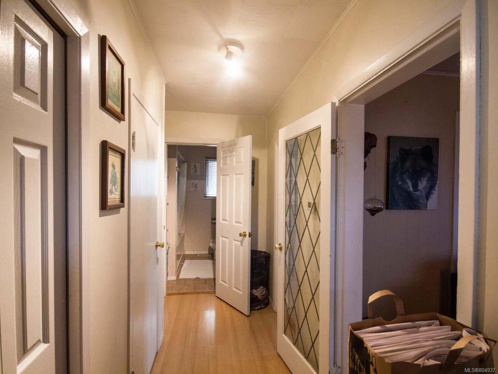 listing image 16044787998438898177