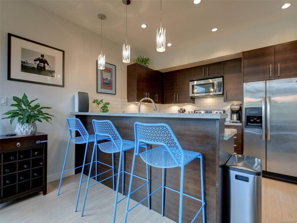 listing image 16045940341880160198