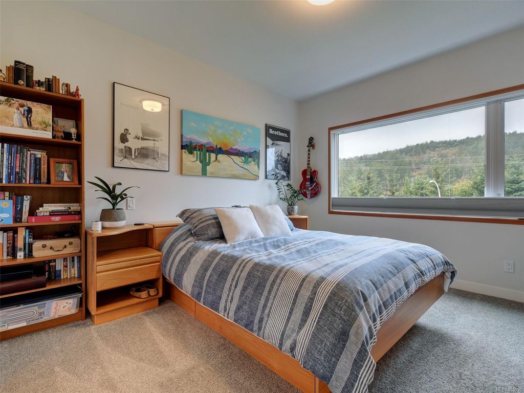 listing image 16047150940143859518