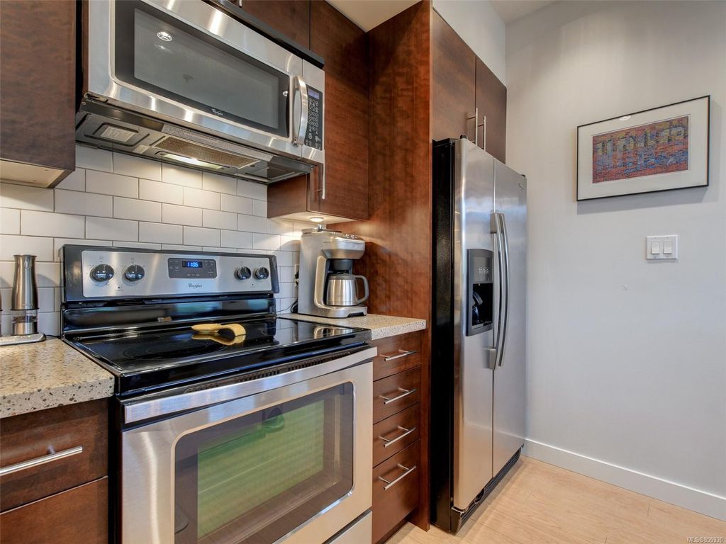 listing image 16047981548991753868