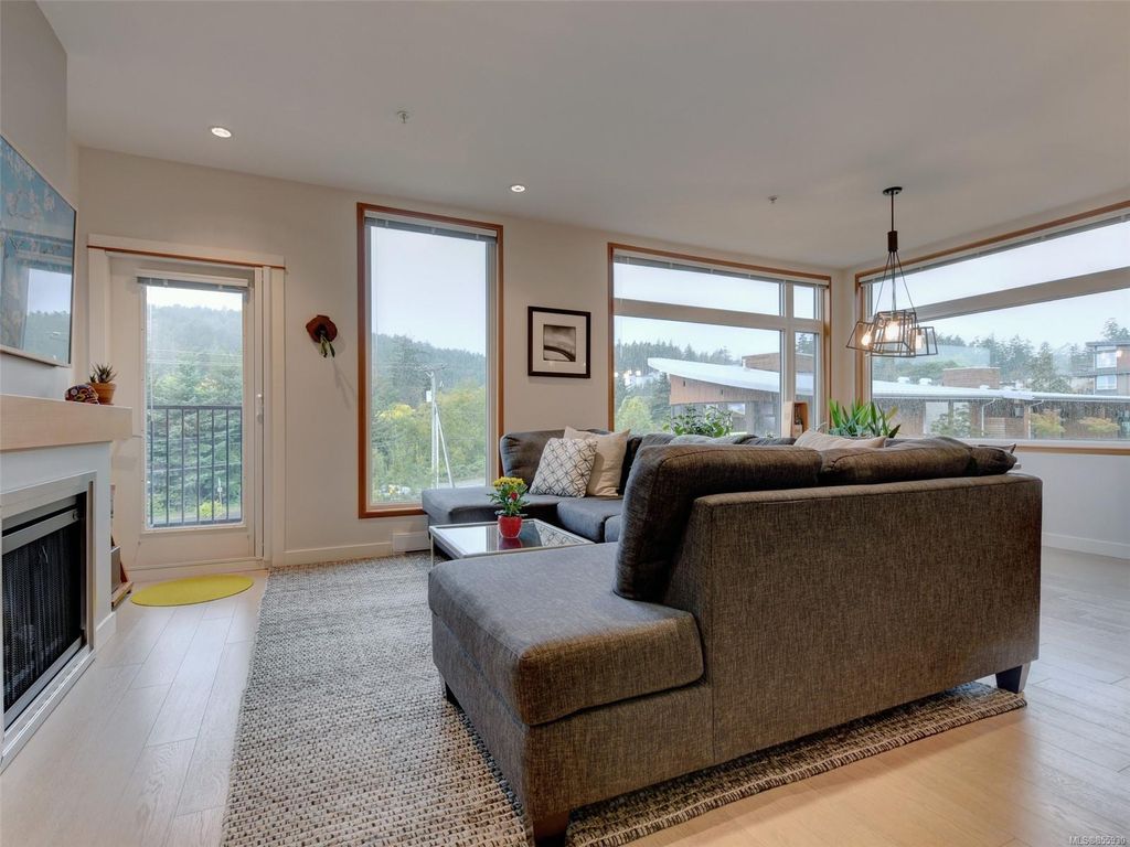 listing image 16048036644382267956