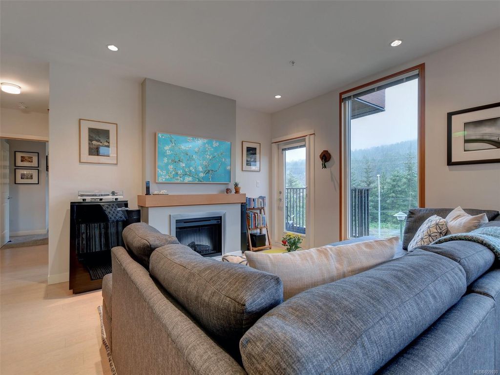 listing image 16042741735428531655