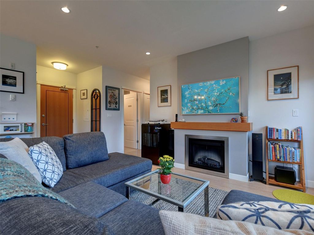 listing image 16047676245483474855