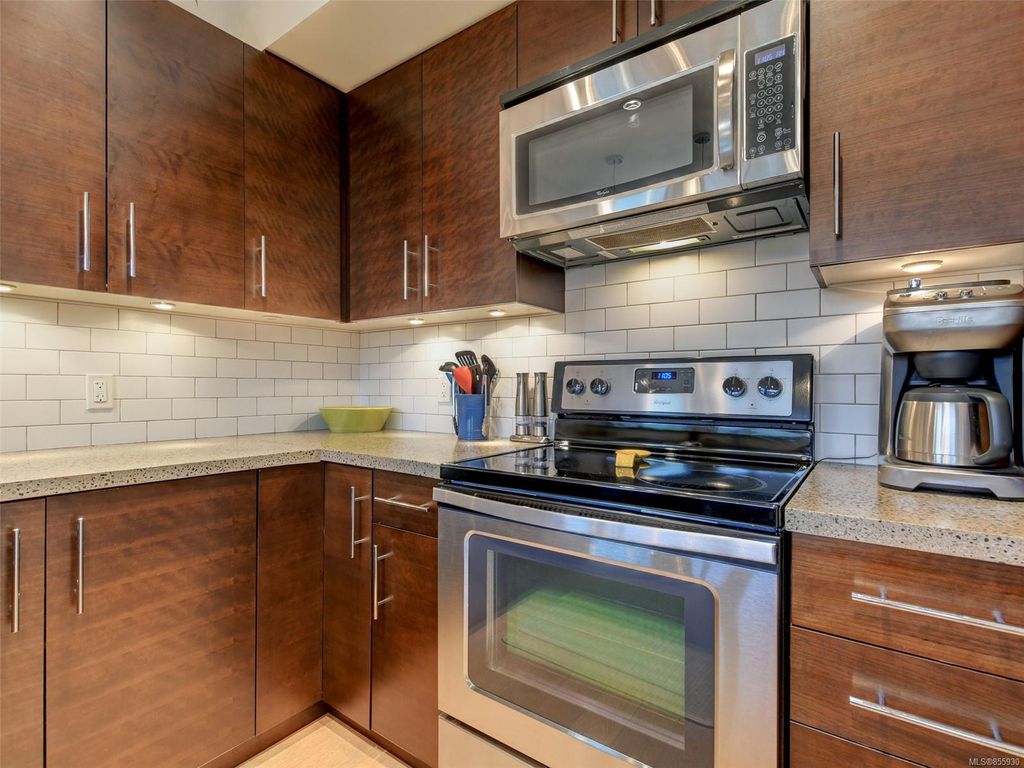 listing image 16044314809864736976