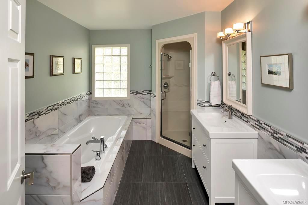 listing image 16049282882488344660