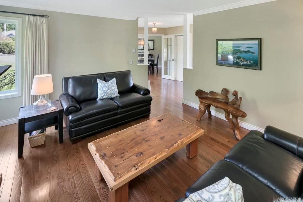 listing image 16046617338523474218
