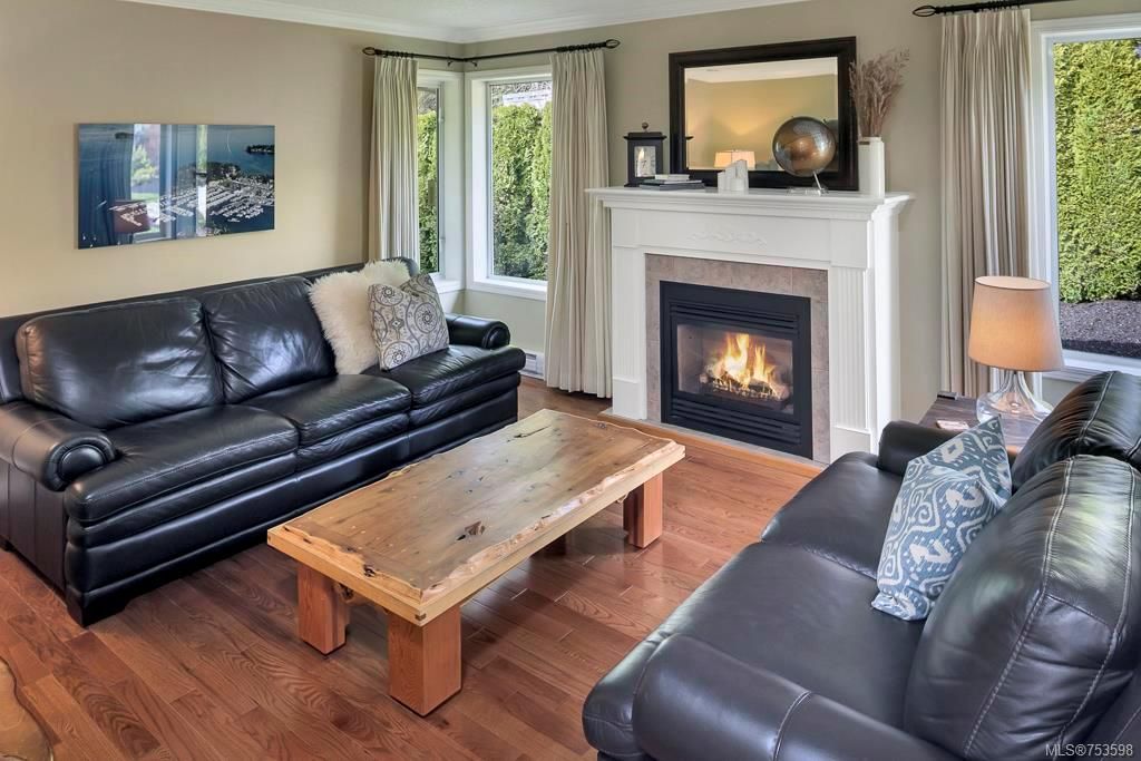 listing image 16042956589143952718