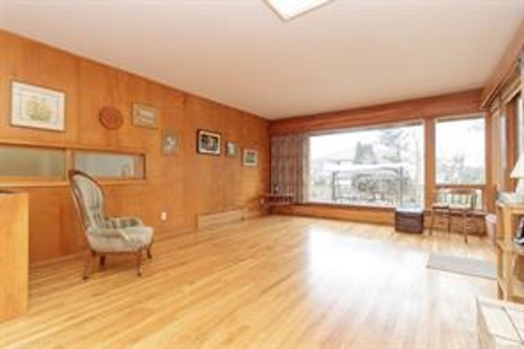 listing image 16049454349482115359