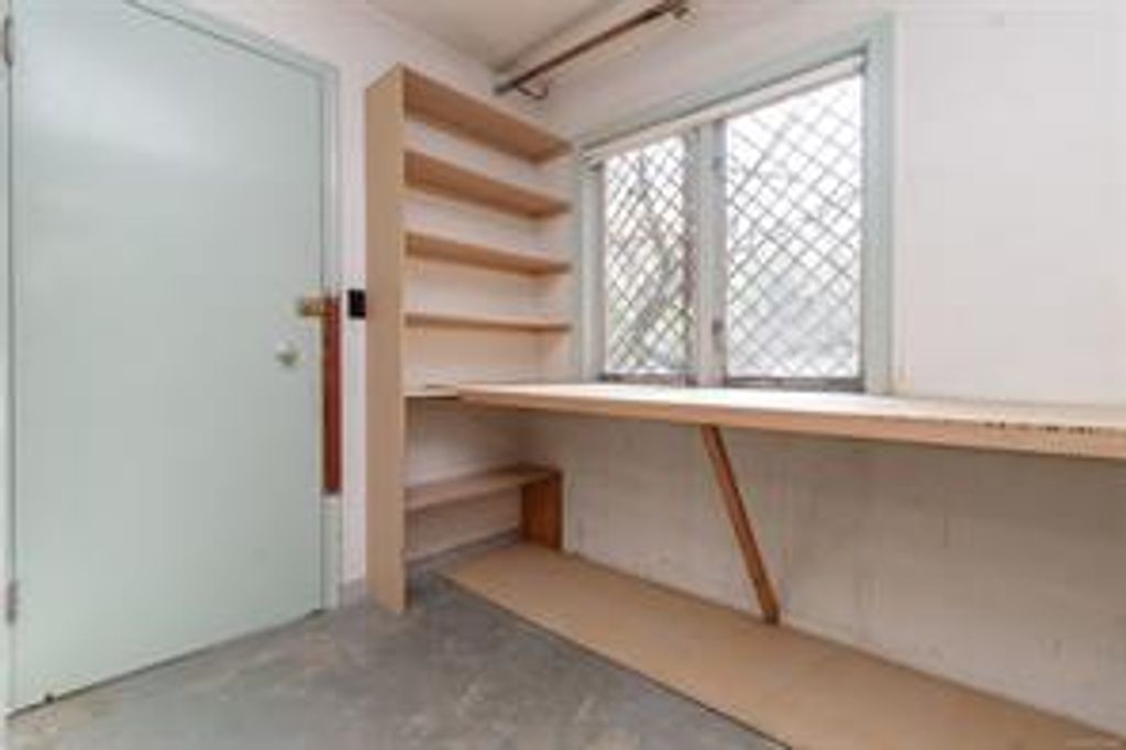 listing image 16045336316474451886