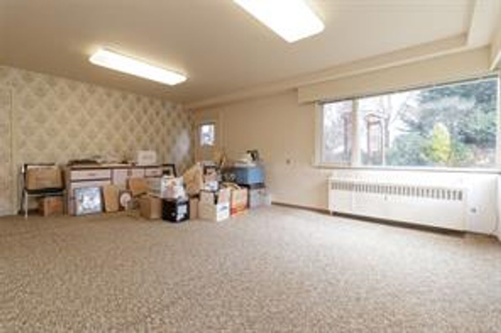 listing image 16048732541654231754