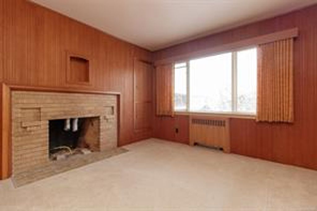 listing image 16047155561067503799