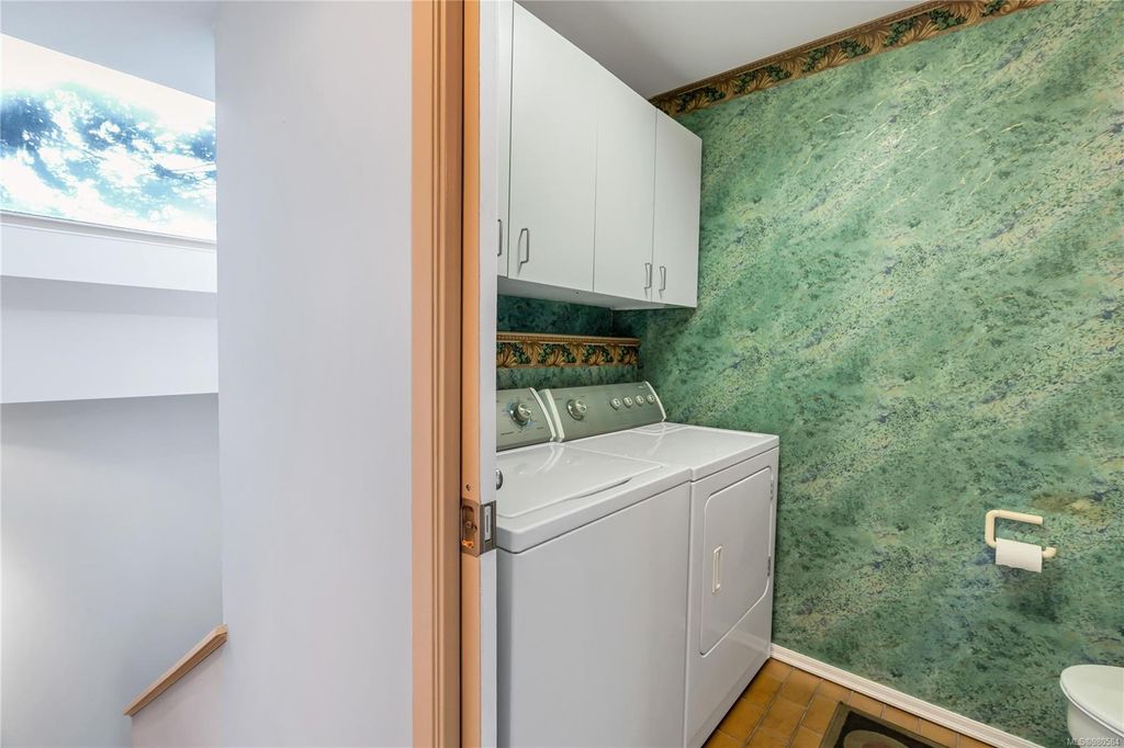 listing image 16042905994695696369