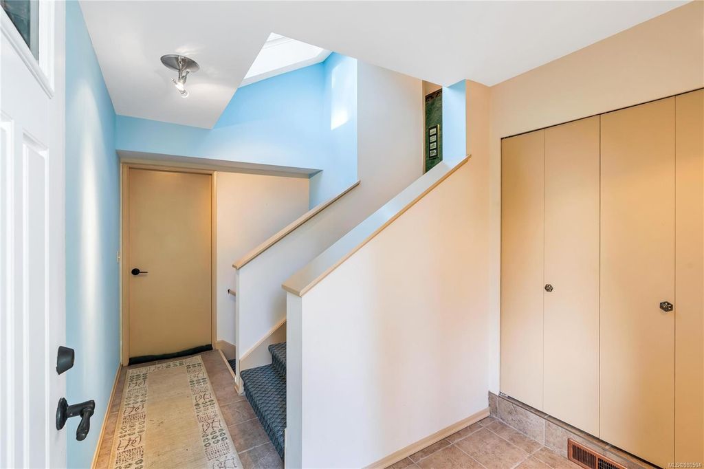 listing image 16049534875186177099