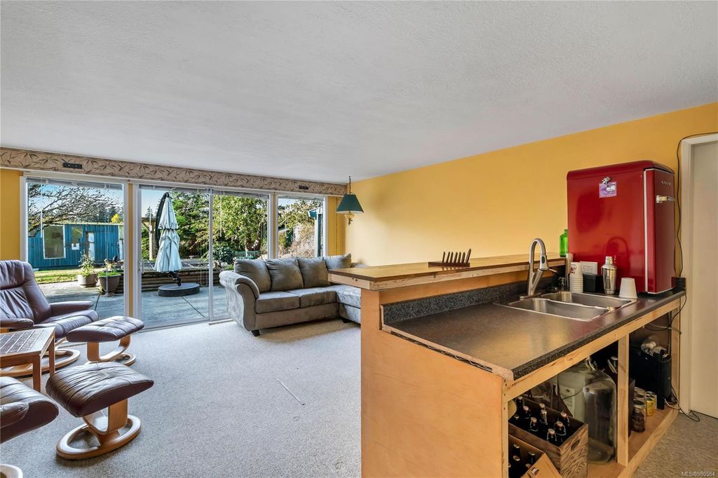listing image 16043964839714144896