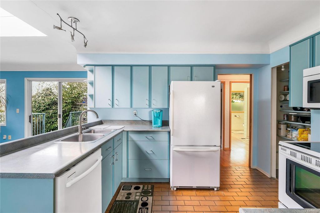 listing image 16045551293178757436