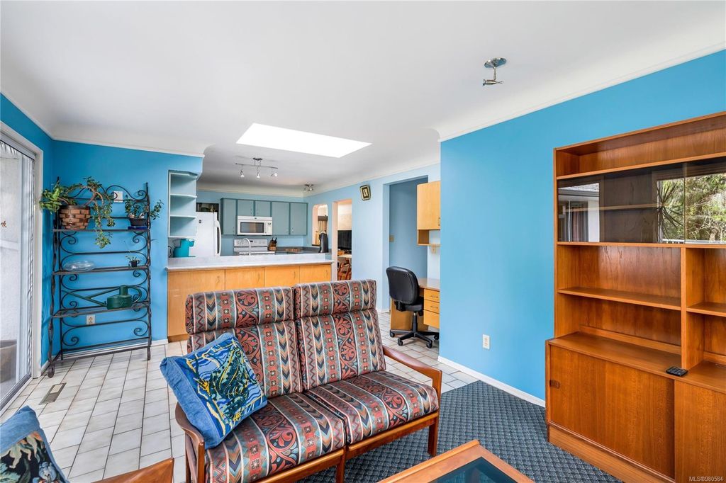 listing image 16049953288140451242