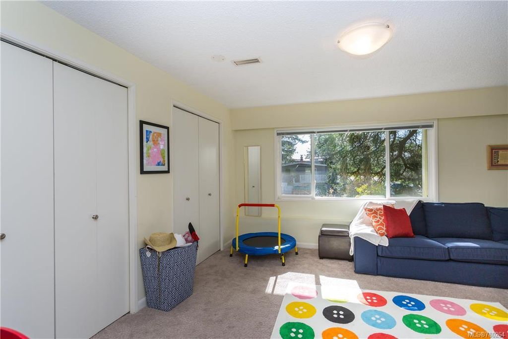 listing image 16043702052826371132