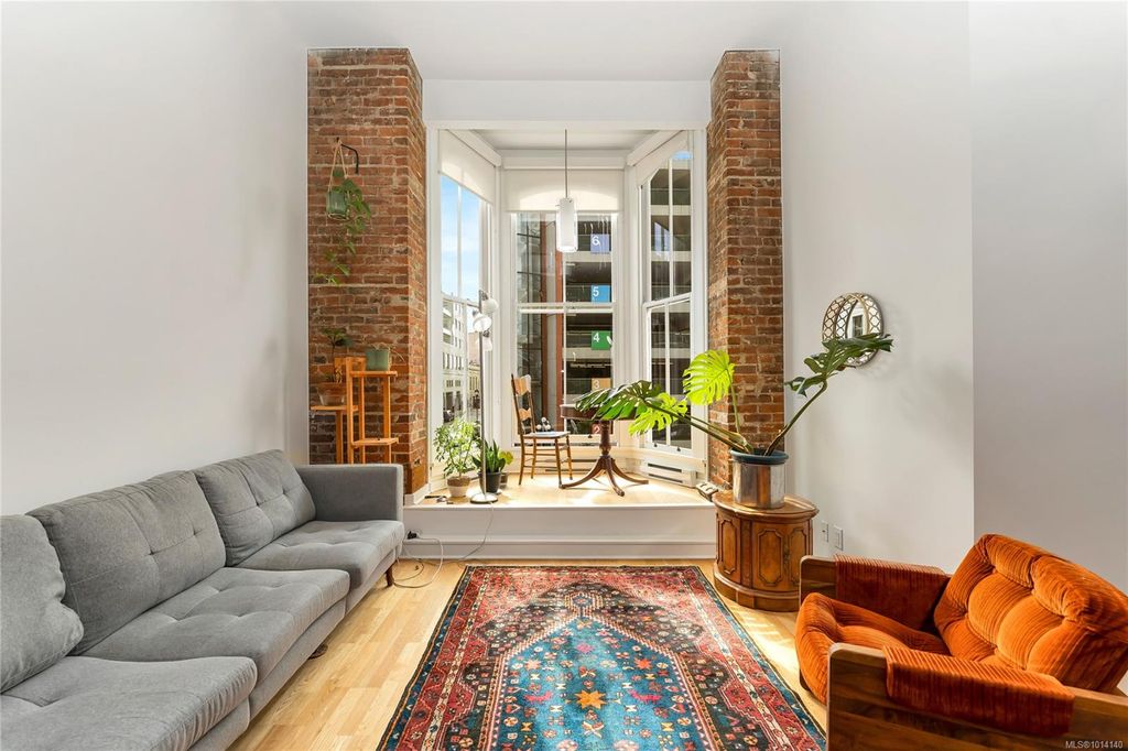 listing image 16043413795972189672