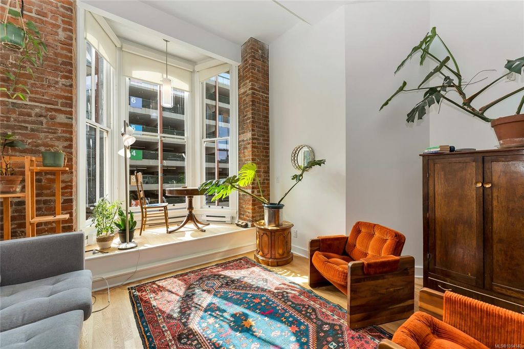 listing image 16043839029161140475