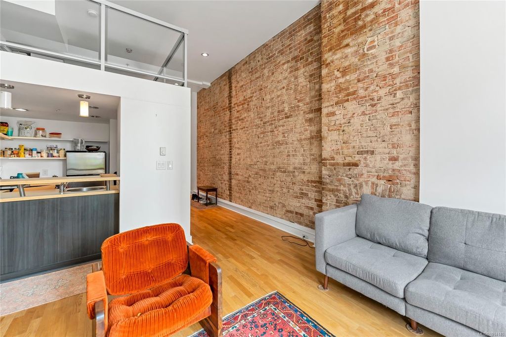 listing image 16044289732790914461