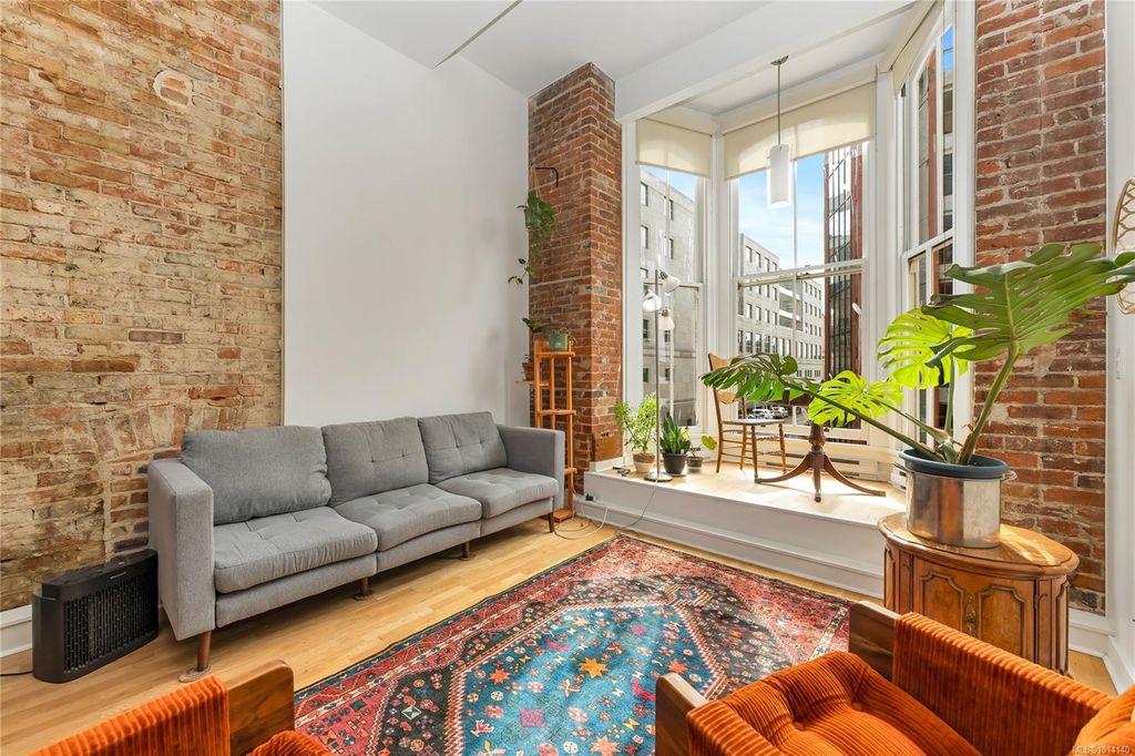 listing image 16046837857369805745