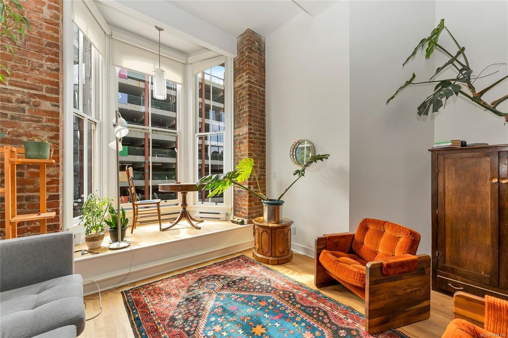 listing image 16046005355888834991