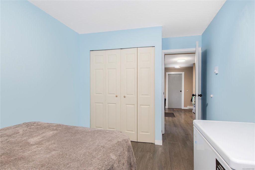 listing image 16045960938828867126