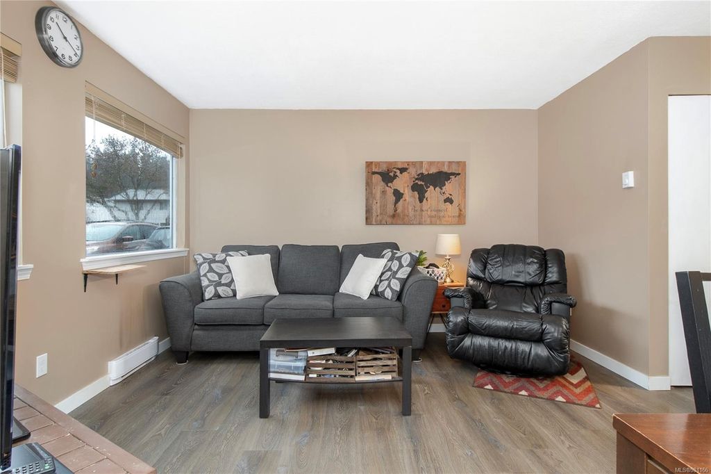 listing image 16042510410267752936