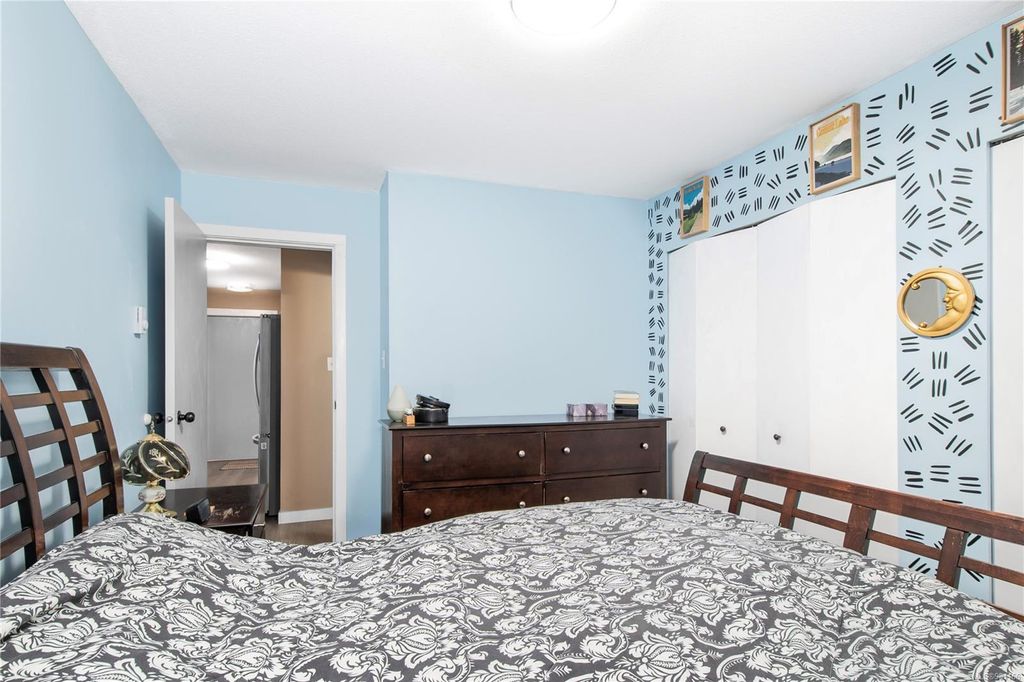 listing image 16043460729168487568