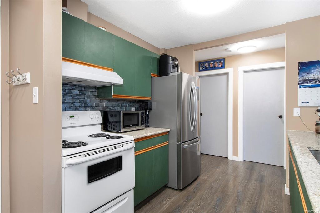 listing image 16041934276648676379
