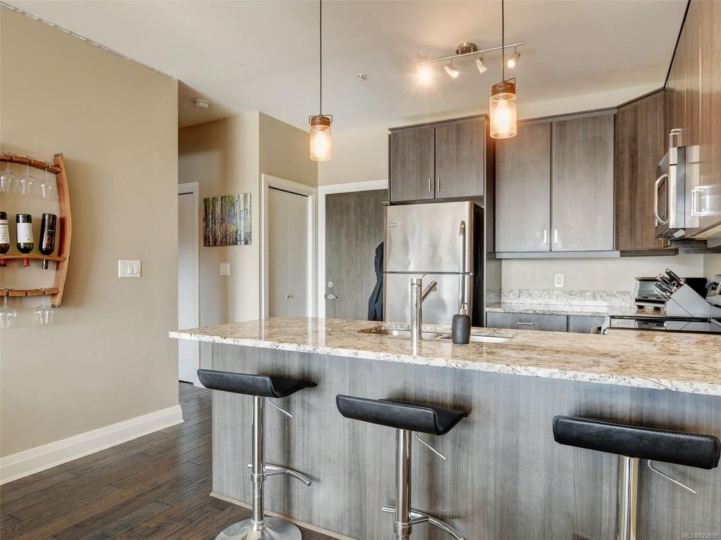 listing image 16049248653039721531