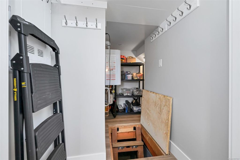 listing image 16046558505741258701