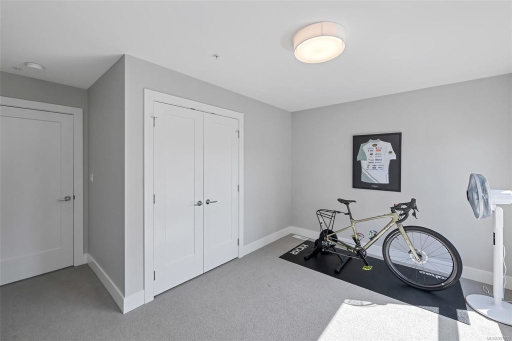 listing image 16048231948522149049