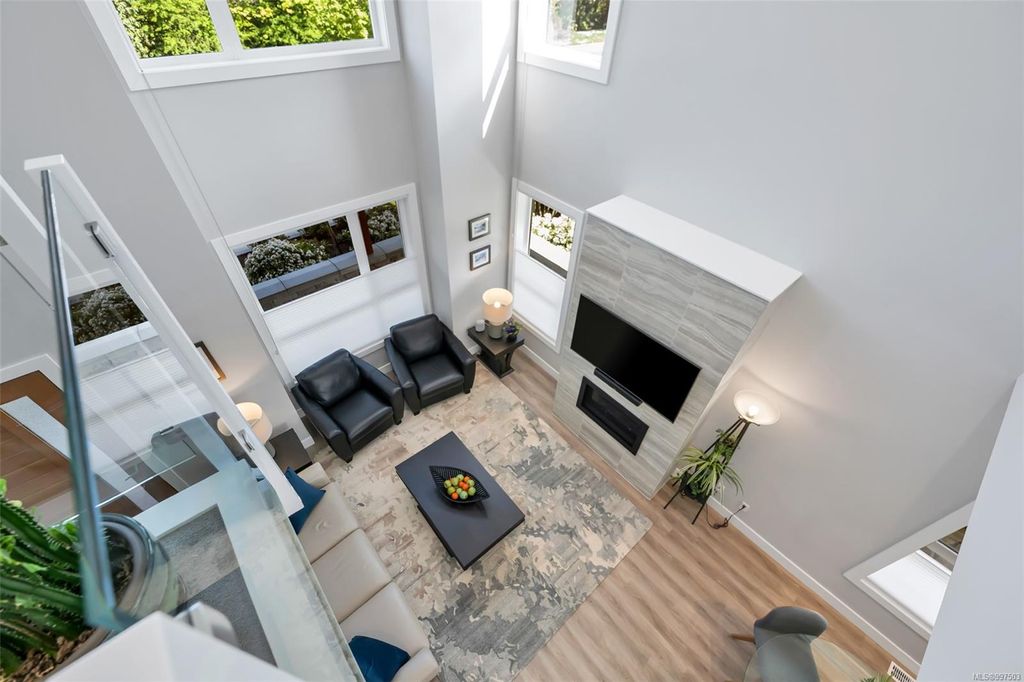 listing image 16041656143002547657