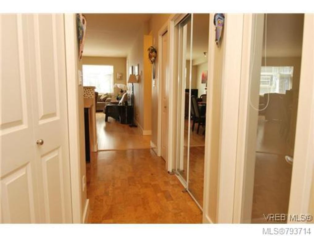 listing image 16041182532889459810