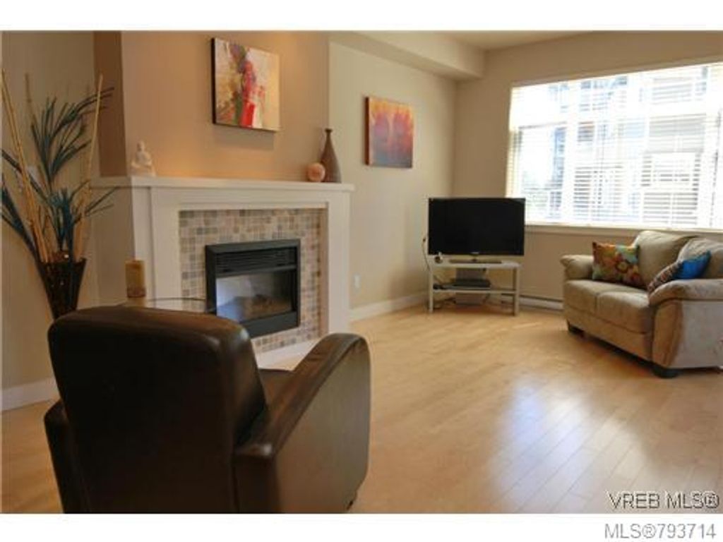 listing image 16048857595339730228