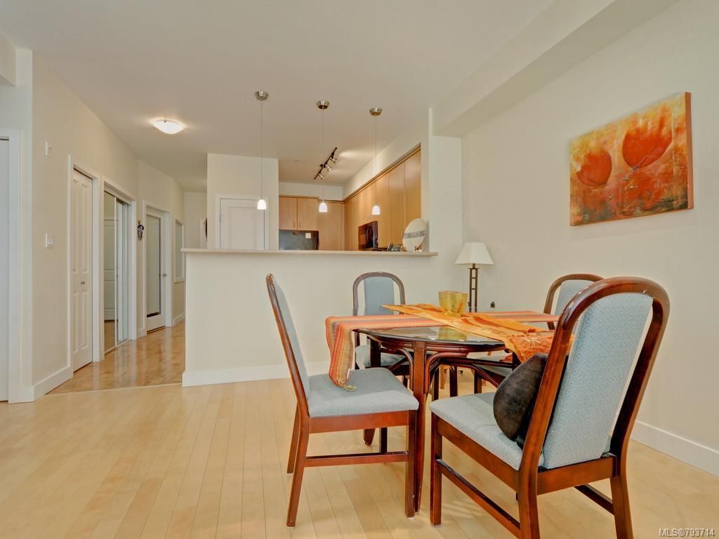 listing image 16045441874162806303