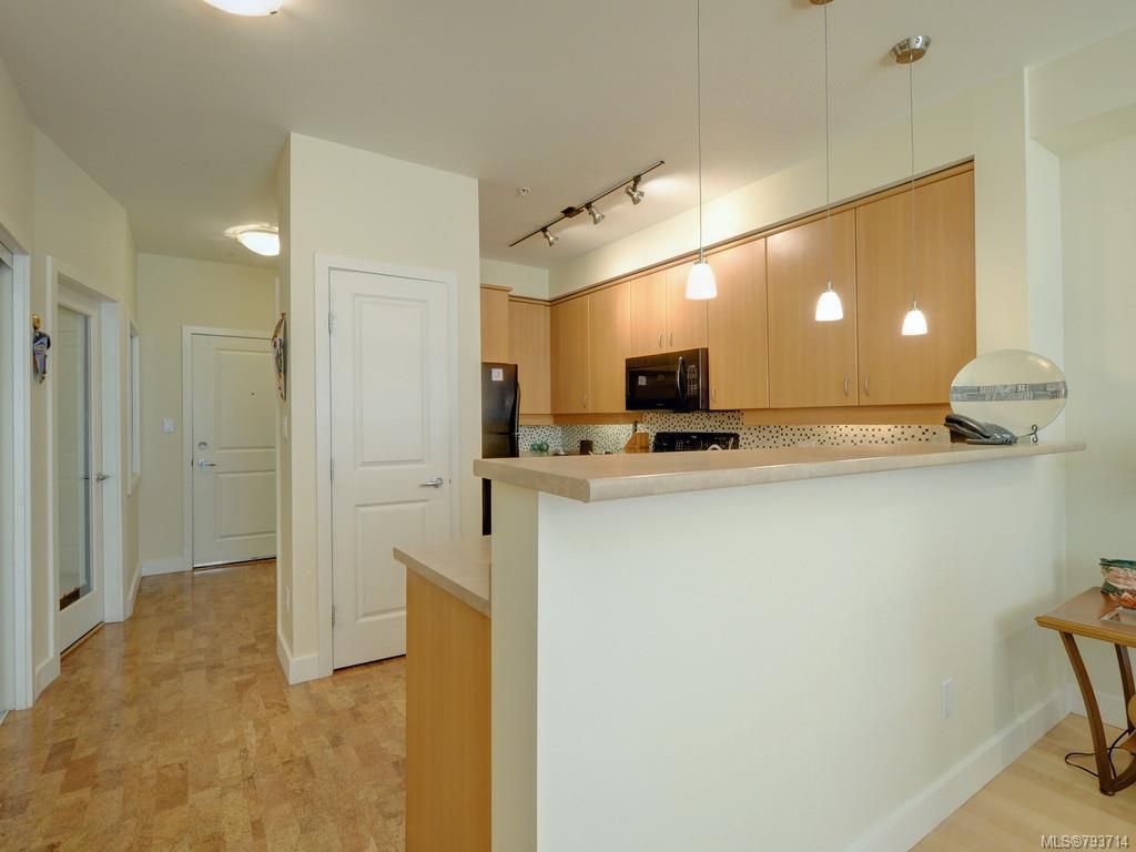 listing image 16043576524652341816