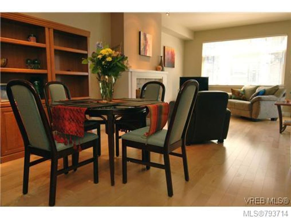 listing image 16043105042271064384