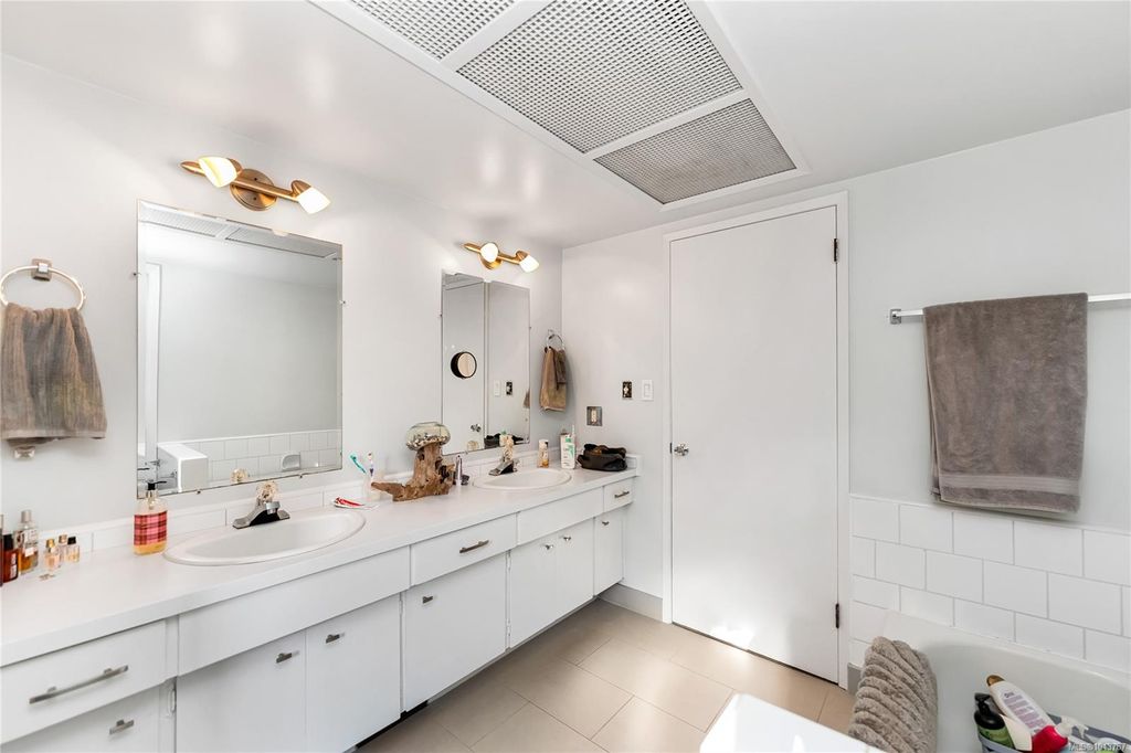 listing image 16048559238206151260